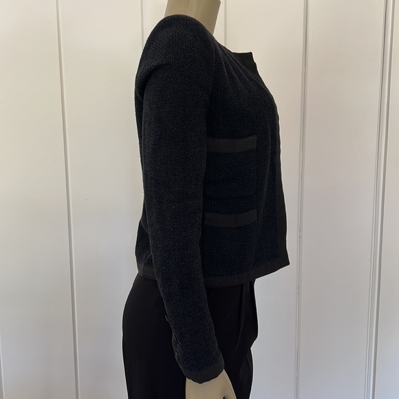 Chanel Navy and Black Jacket - size 36 - Picture 4 of 16